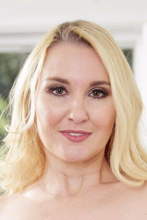 Julia Robbie